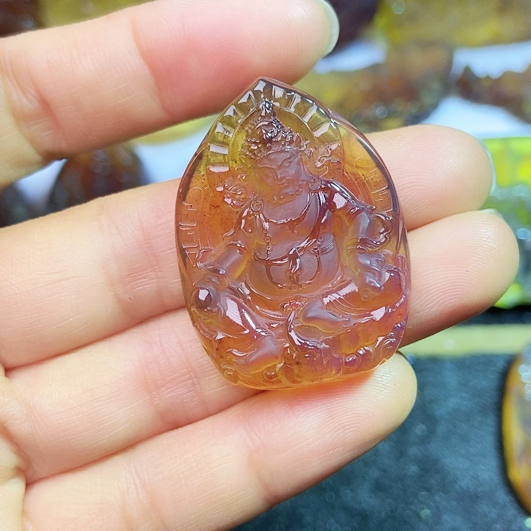 琥珀颈饰未镶嵌黄财神