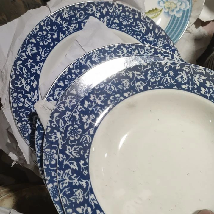 摆件陶瓷盘子碗啥都有