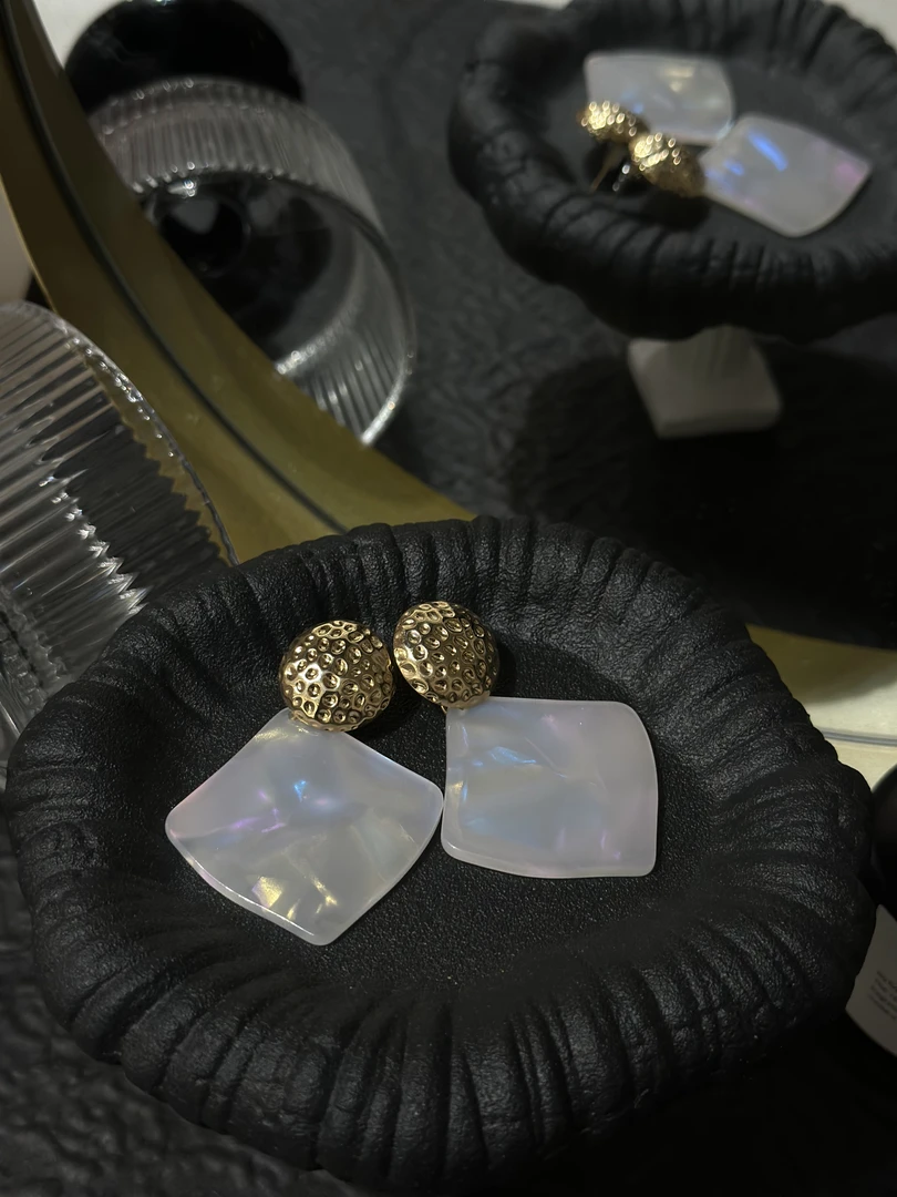 钛钢耳饰 钛钢耳饰 LARVINA百搭耳环