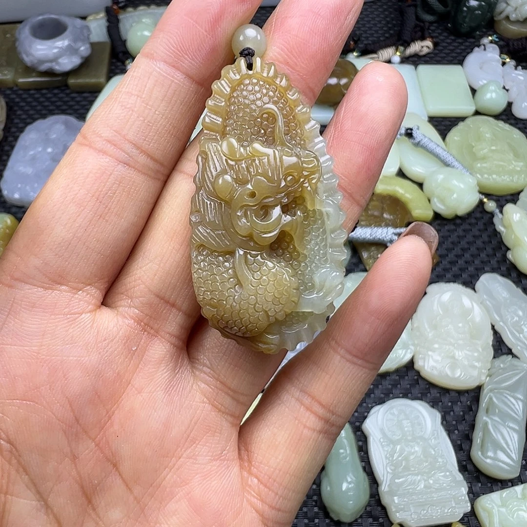 和田玉未镶嵌颈饰卡49