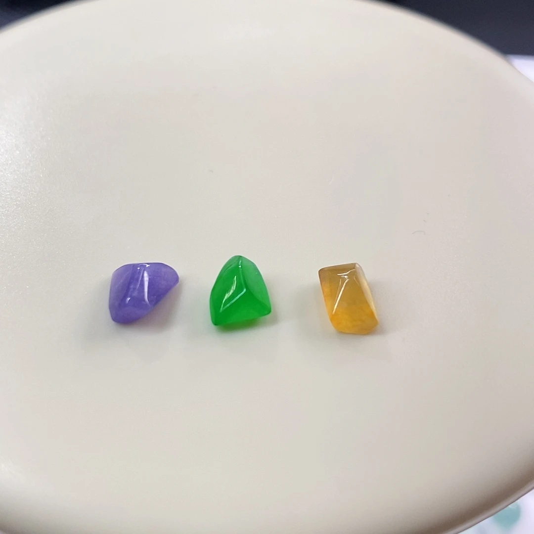 散珠翡翠一手随形