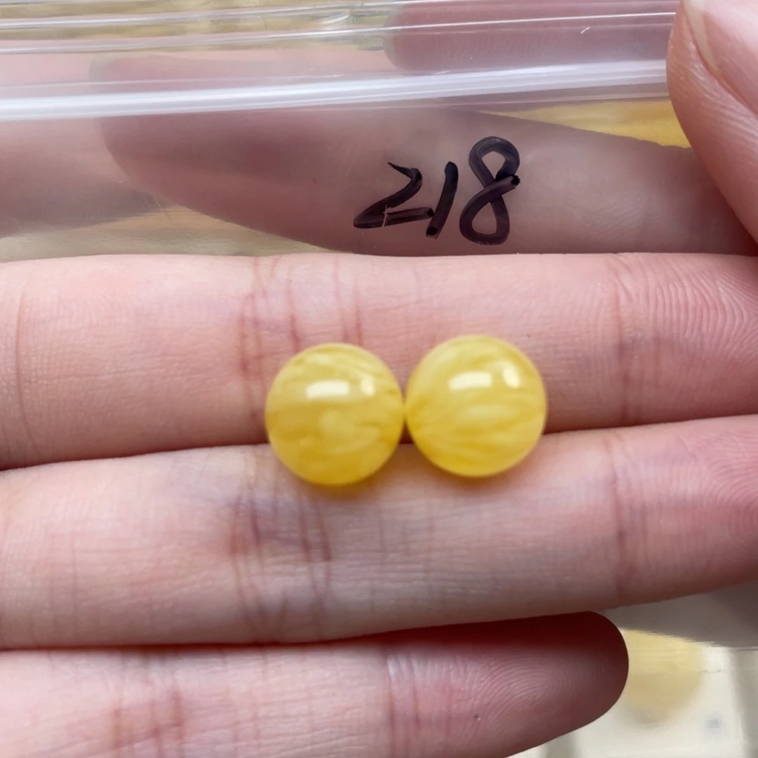 蜜蜡裸石未镶嵌微瑕10.3mm