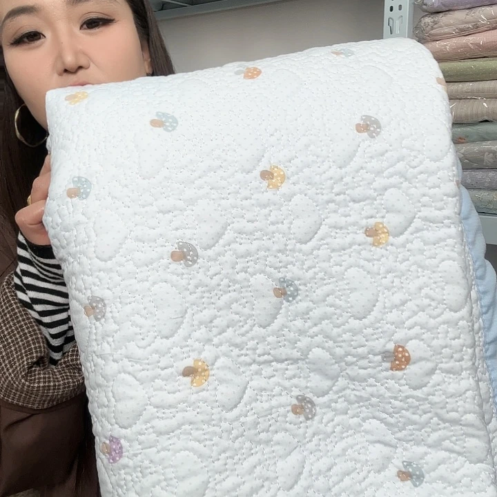 棉棉好看的双人床盖