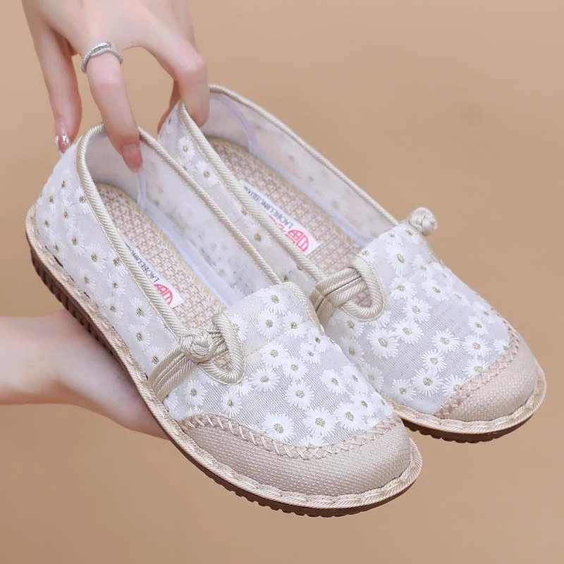 夏季新款老北京布鞋女透气舒适国风绣花鞋手工软底防滑渔夫鞋平底