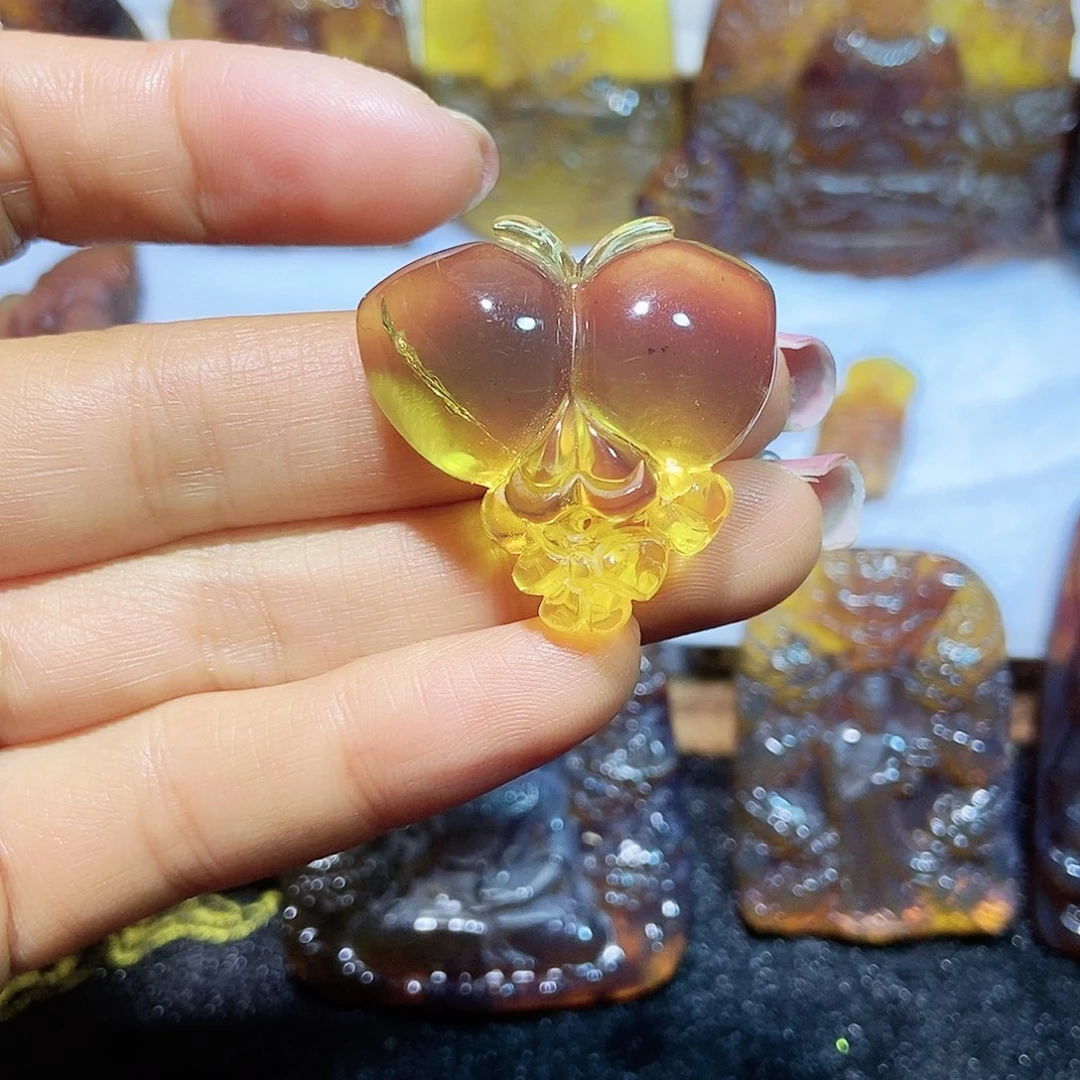 琥珀颈饰未镶嵌蝴蝶