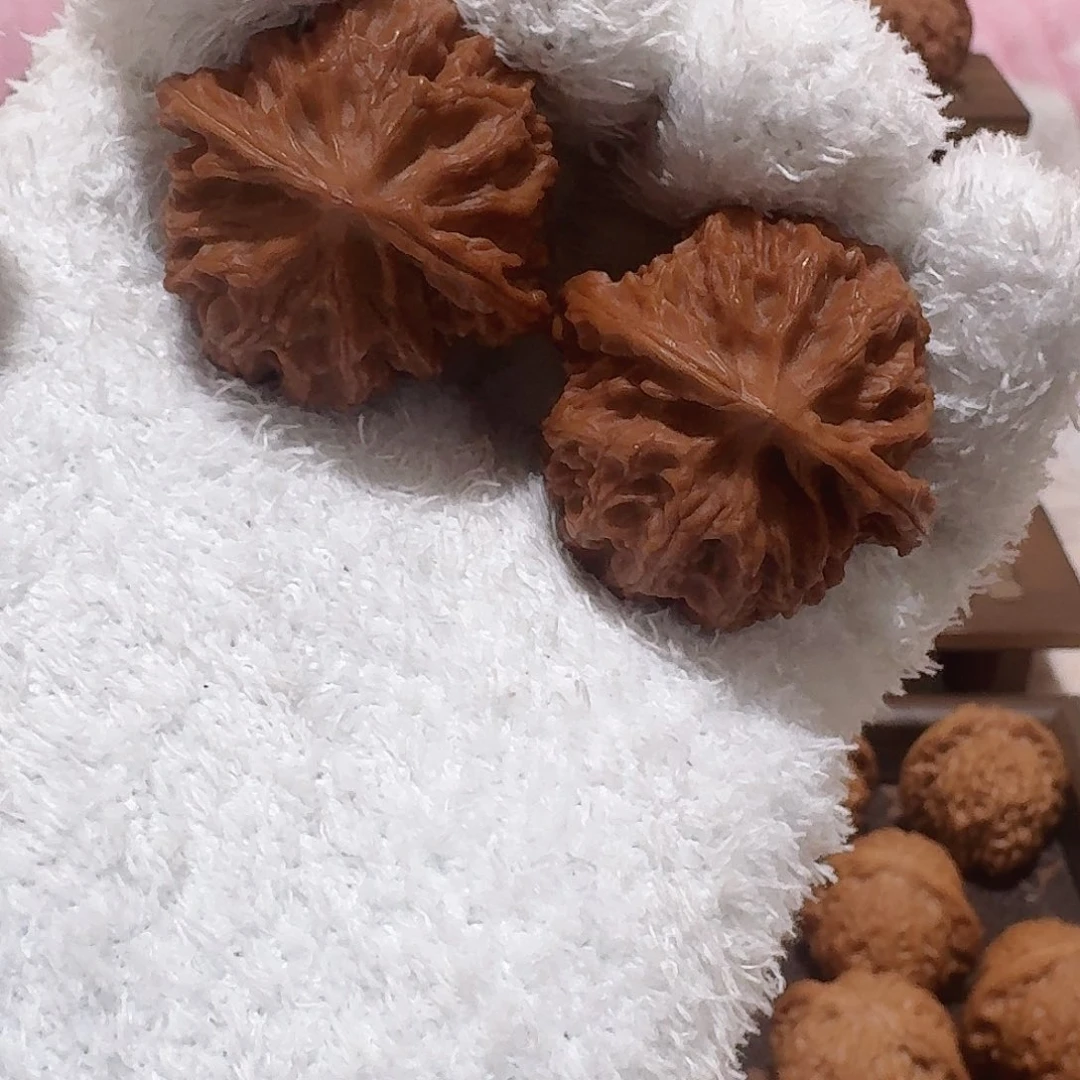 文玩核桃吊坠苹果园