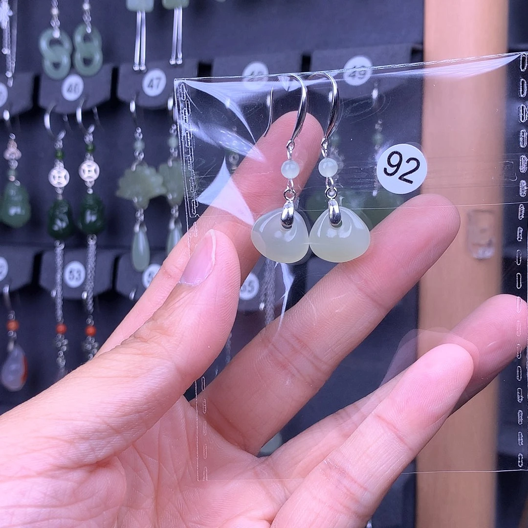 和田玉银S925镶嵌耳饰开****）