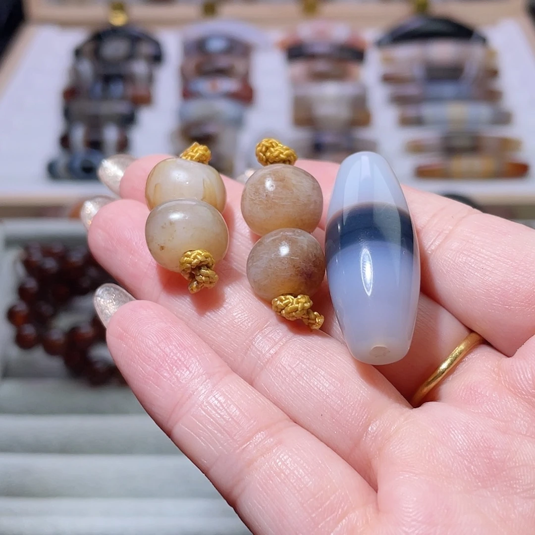 跟***羊玛瑙/玉髓未镶嵌珠宝半成品