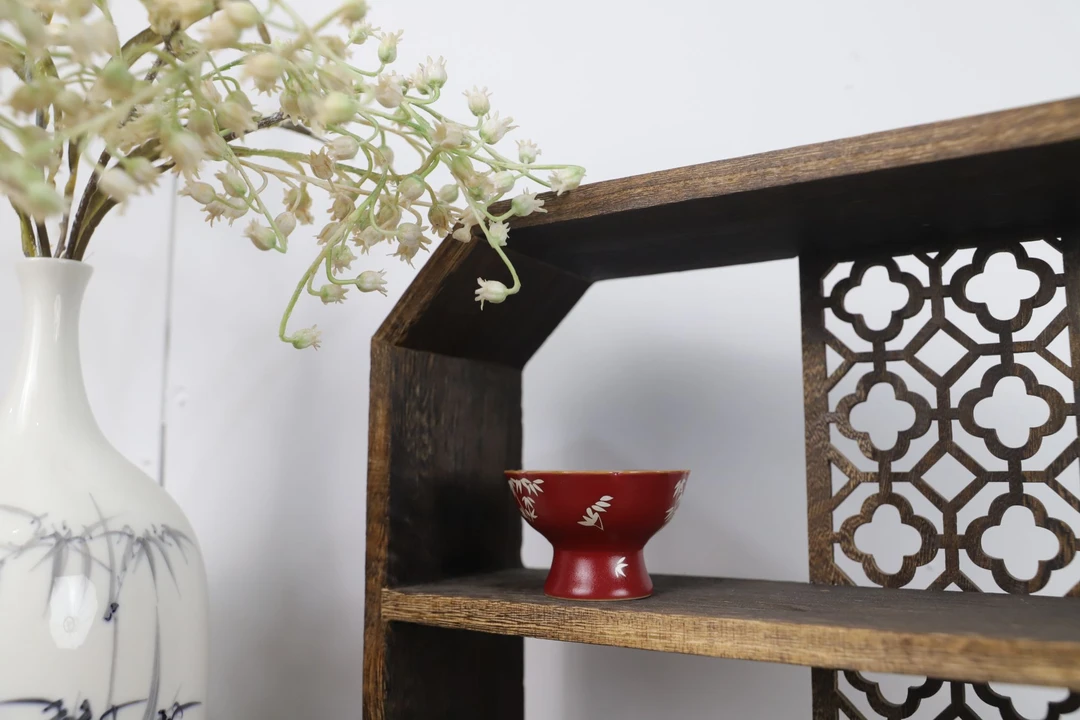 故宫红高足花口杯