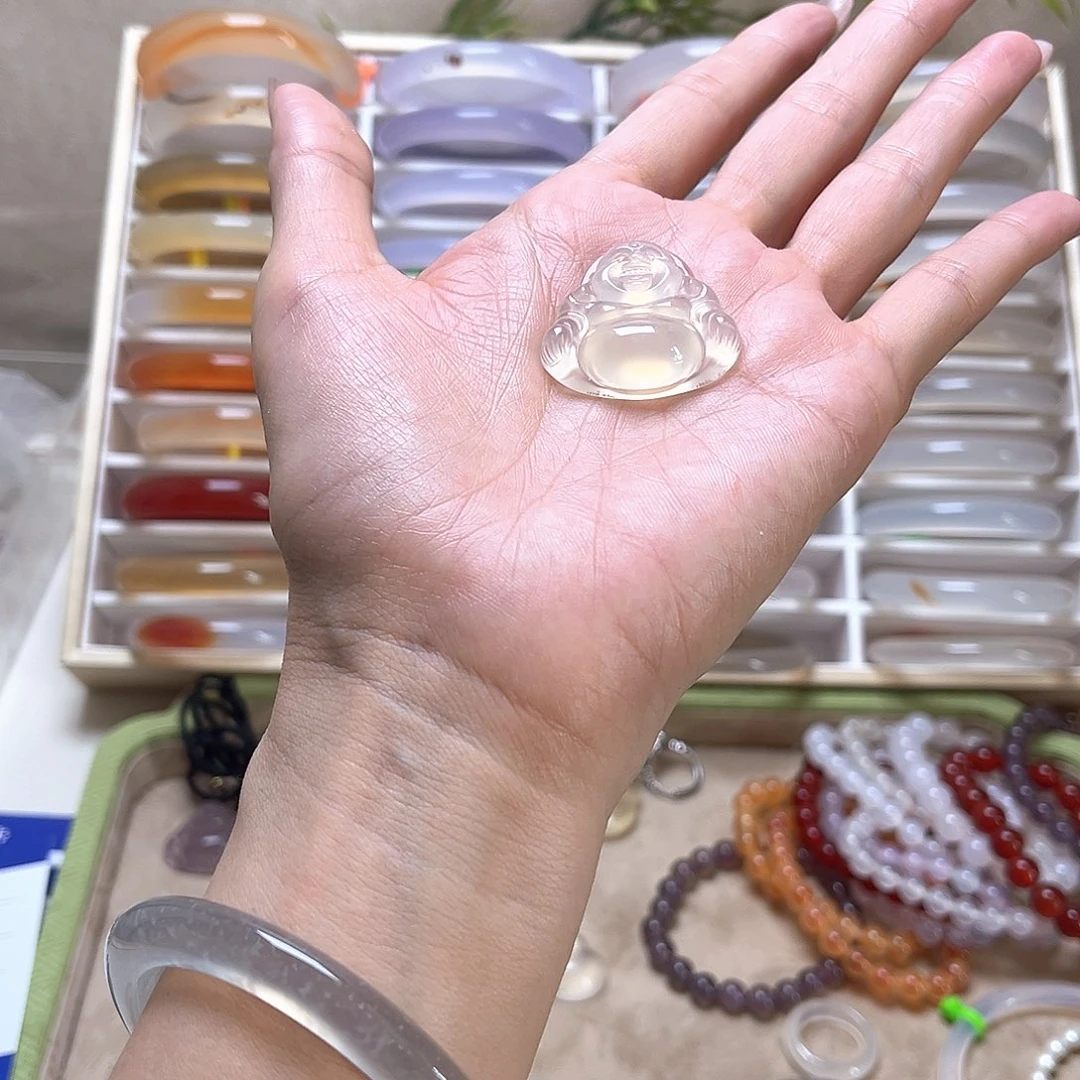 卡***卡玛瑙/玉髓未镶嵌手镯