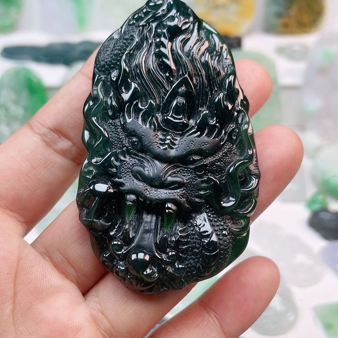 翡翠颈饰未镶嵌龙