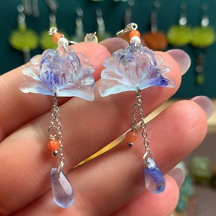 未镶嵌蛇纹石玉耳饰