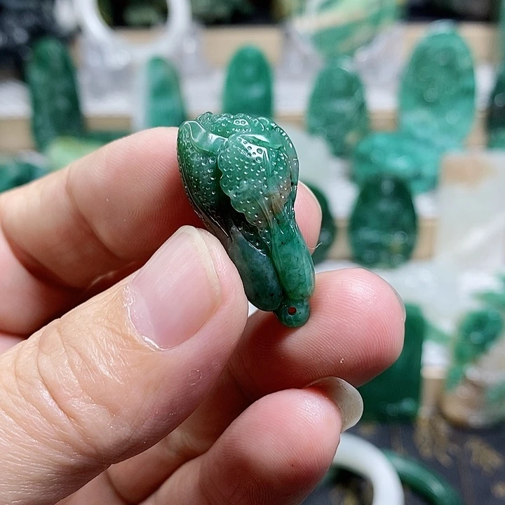 未镶嵌独山玉颈饰