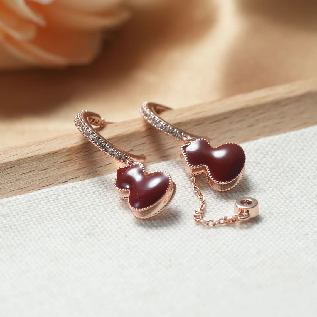 合金锆石耳饰 轻奢甜美葫芦时尚百搭气质款耳钉zz