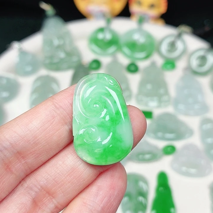 翡翠未镶嵌颈饰缅甸天然A货翡翠