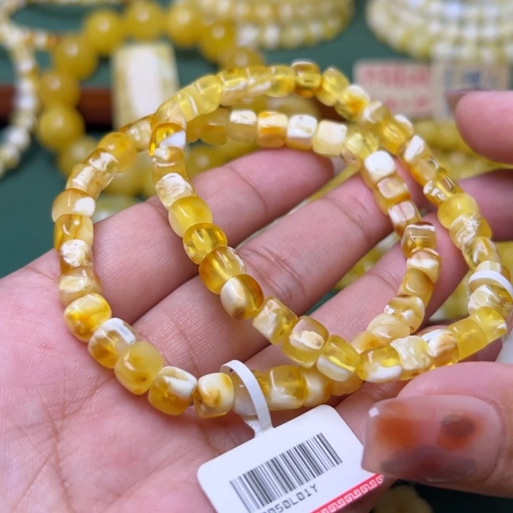 蜜蜡未镶嵌珠宝奇石多样性发其一