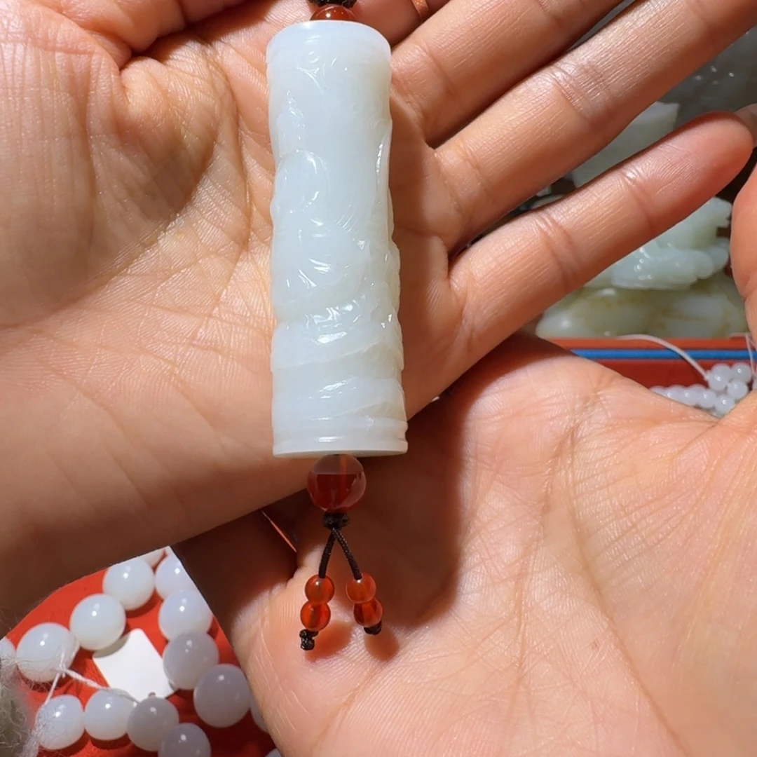 和田玉未镶嵌把件