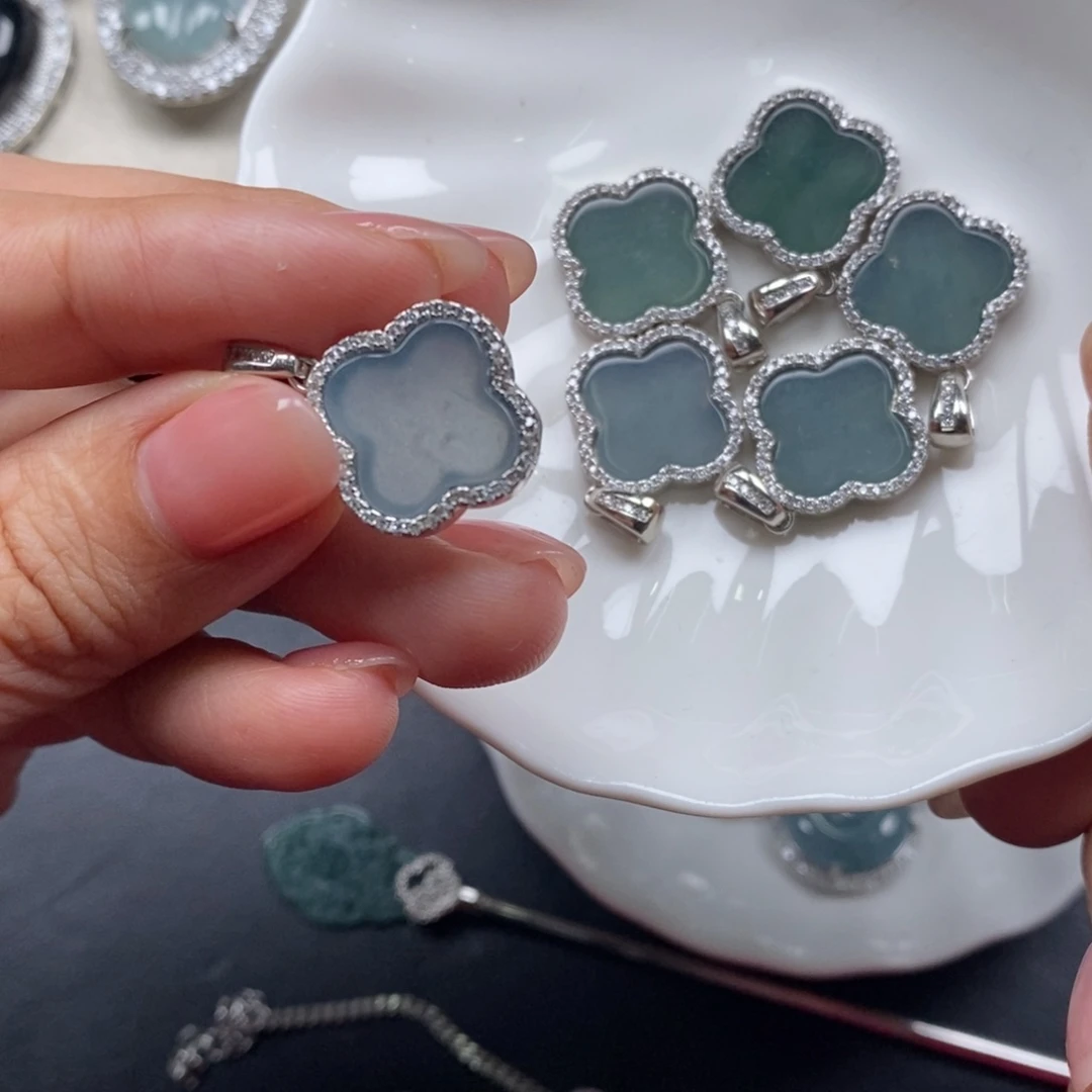 翡翠颈饰未镶嵌翡翠