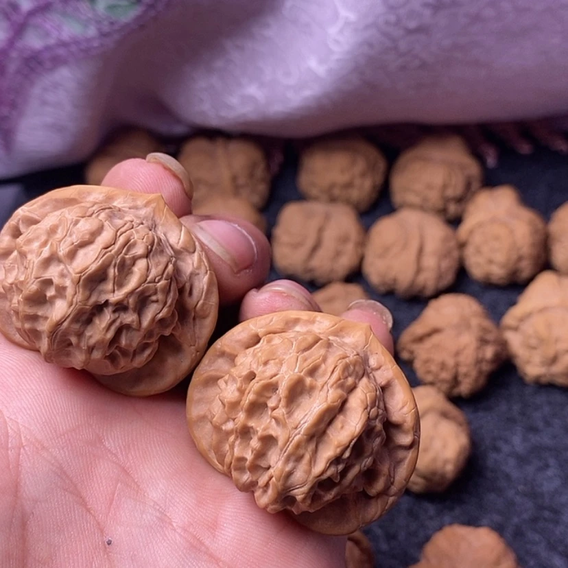 【闪购商品】文玩核桃吊坠42大耳朵图图