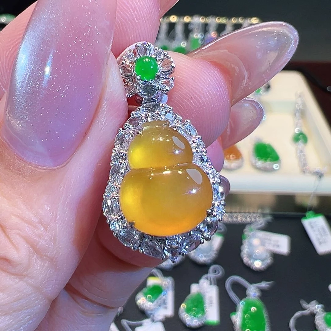 翡翠吊坠(不含链)18K金镶嵌翡翠