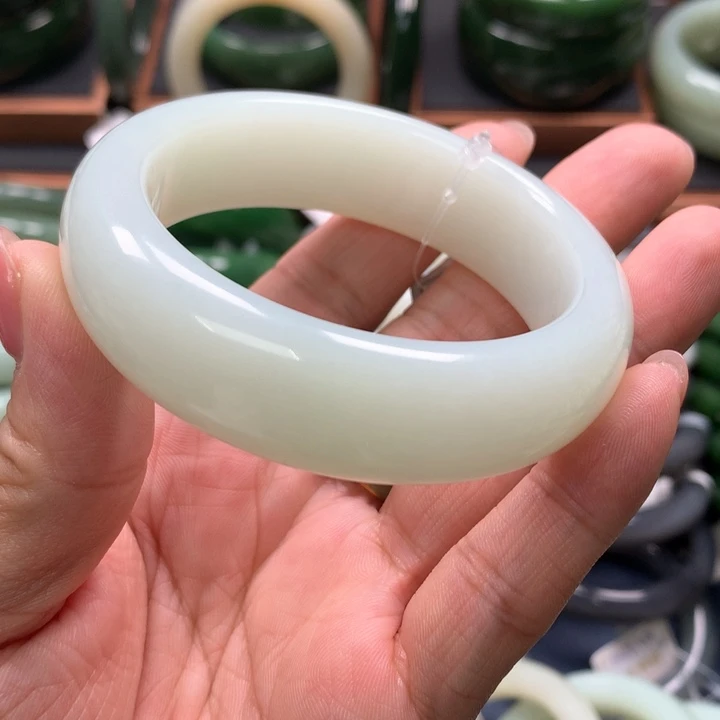 【闪购商品】未镶嵌手镯和田玉50