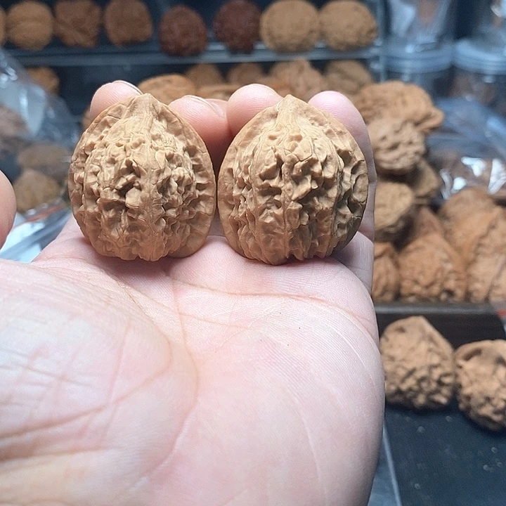 文玩核桃独角尊鸡心35-88