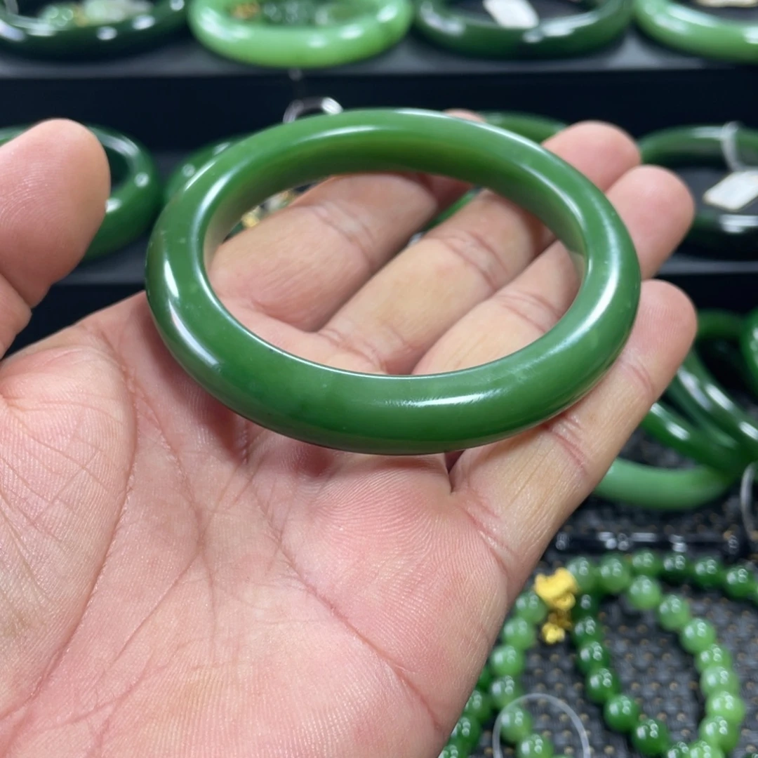和田玉（碧玉）未镶嵌手镯
