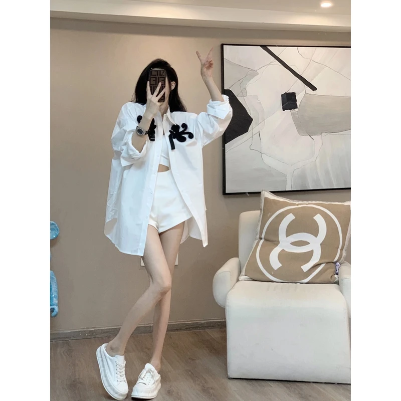 春秋白色衬衫女装2025年新款时尚长袖百搭设计感宽松小众休闲衬衣