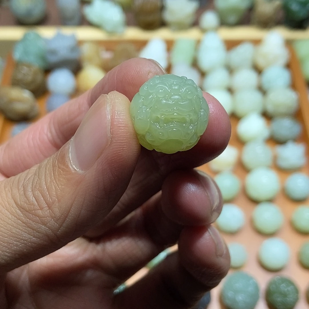 和田玉未镶嵌颈饰定制