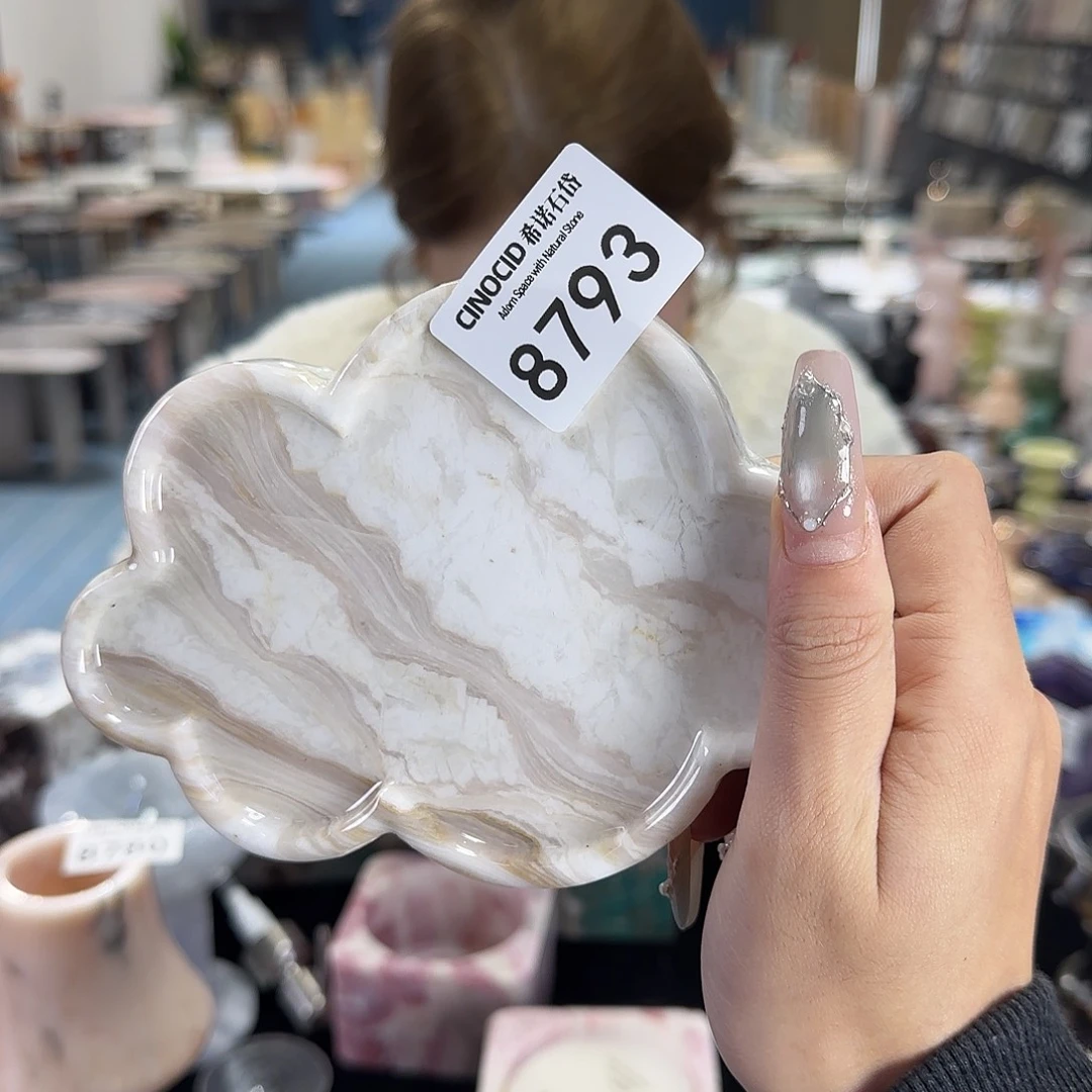 8793 凤白玉小云朵 福利