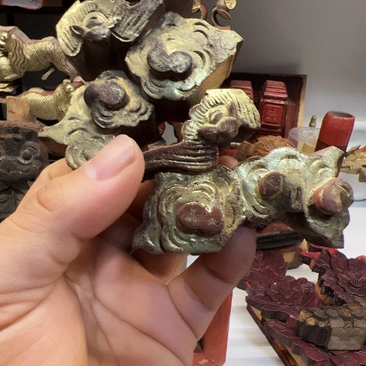 木（非红木类）龄**镇木雕蝠到一对