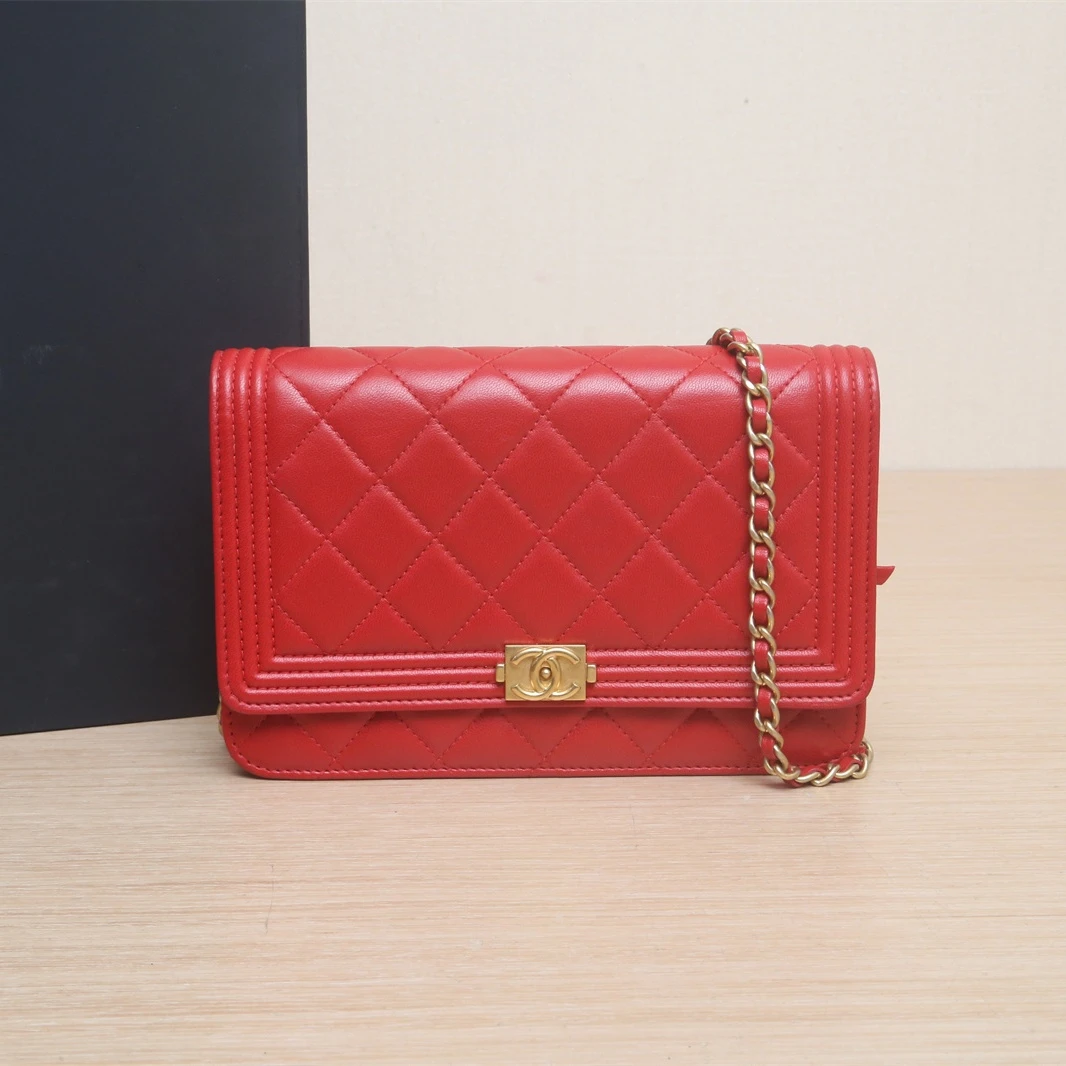 95新 Chanel/香奈儿 小花黑黑 Leboy WOC 红色 皮革S 21开 金扣