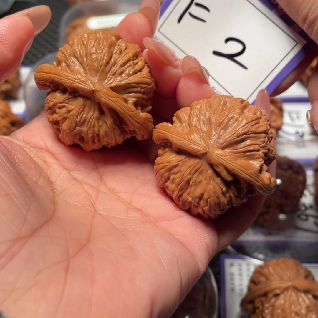 文玩核桃把件2号闷白42