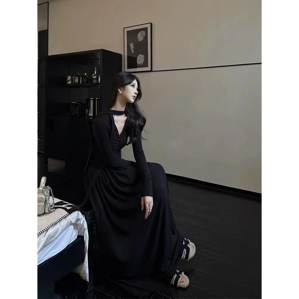 【原版】小众设计感褶皱飘带连衣裙女秋季修身显瘦a字针织长裙