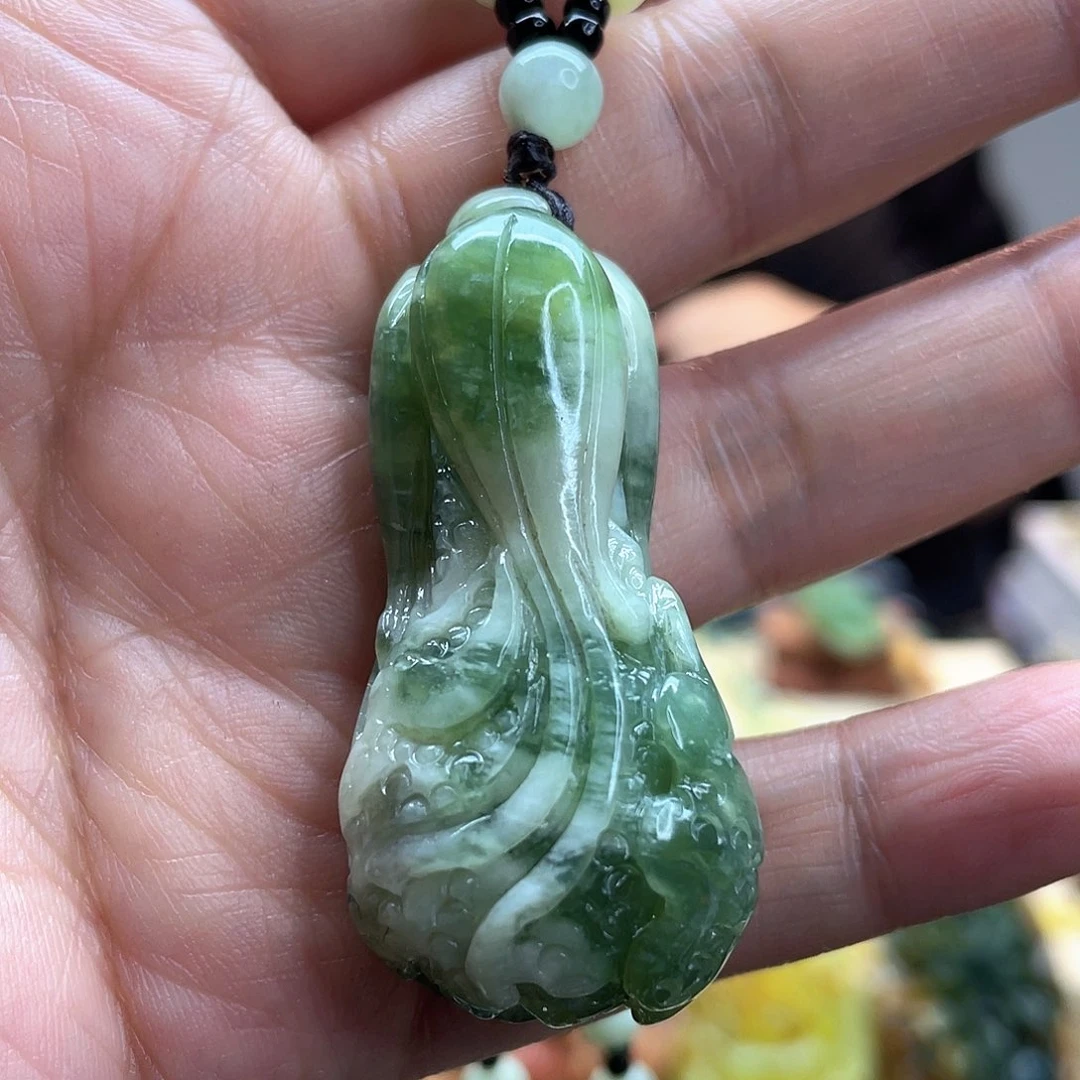 蛇纹石玉颈饰未镶嵌