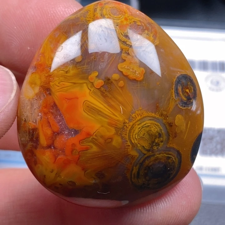 玛瑙/玉髓颈饰未镶嵌荷**色