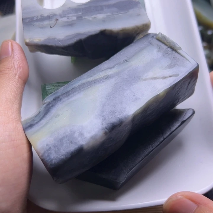 和田玉未镶嵌珠宝半成品