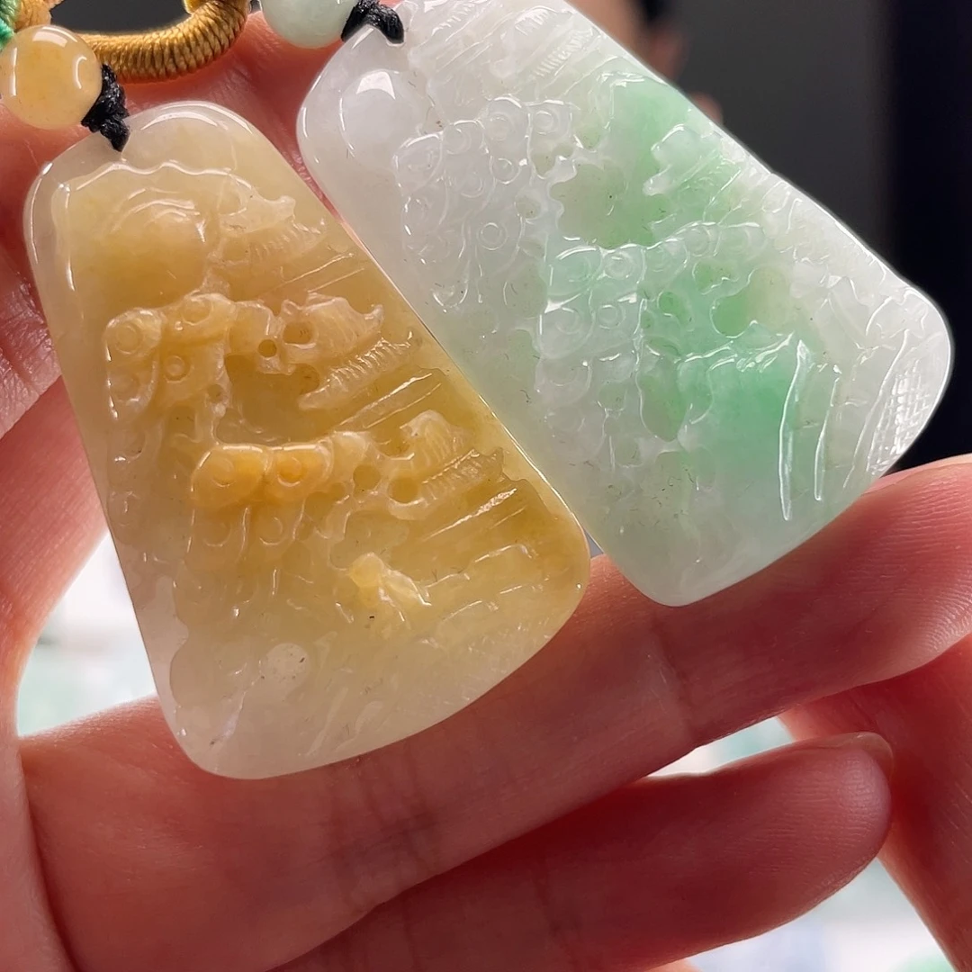 翡翠未镶嵌颈饰山水牌一对