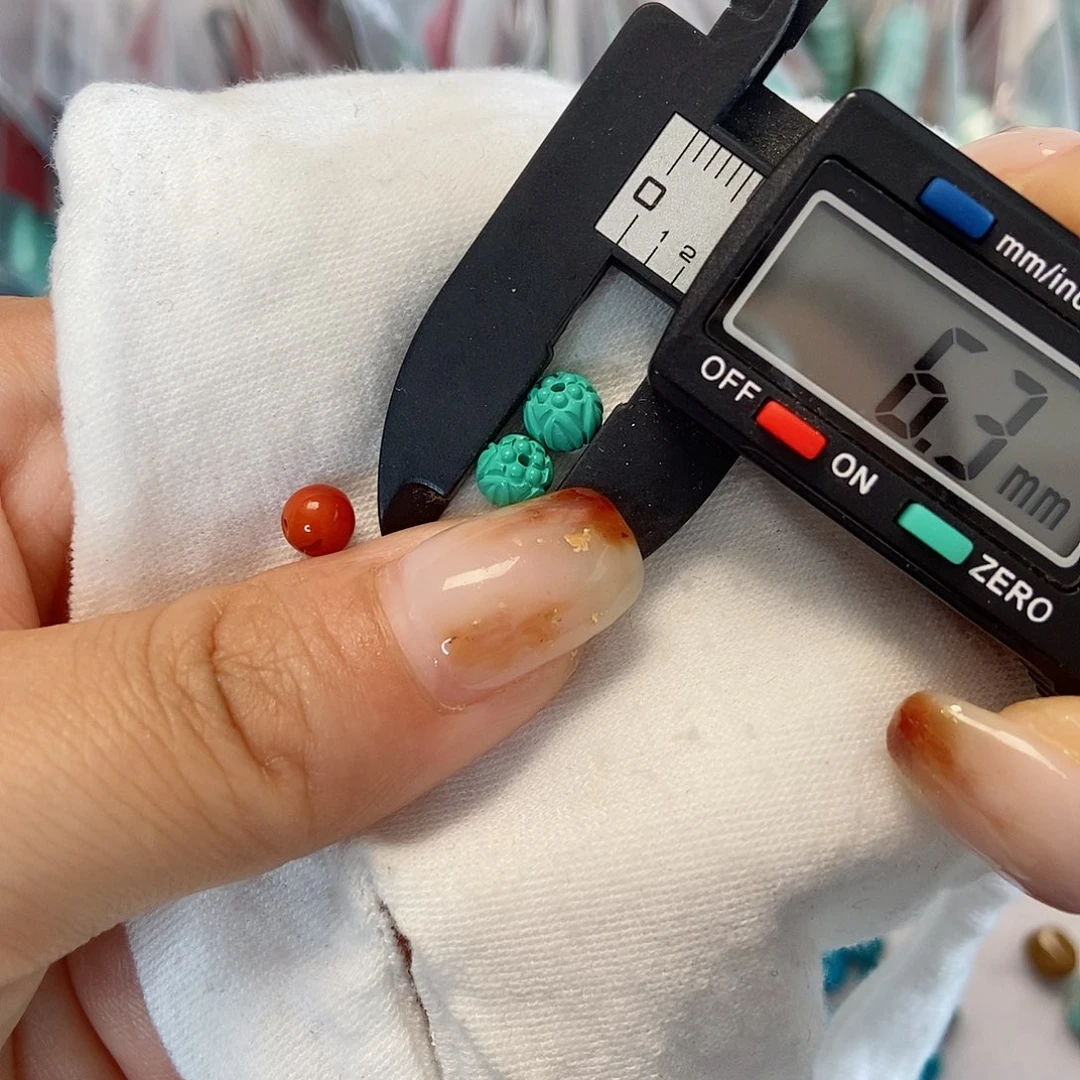 南红玛瑙未镶嵌珠宝奇石