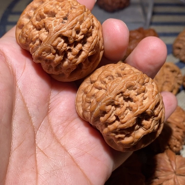 .***.文玩核桃吊坠核桃