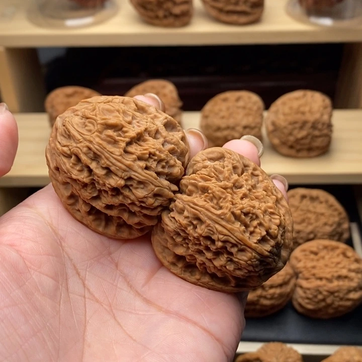 吊坠文玩核桃长**浪三角大肚毕业41尺