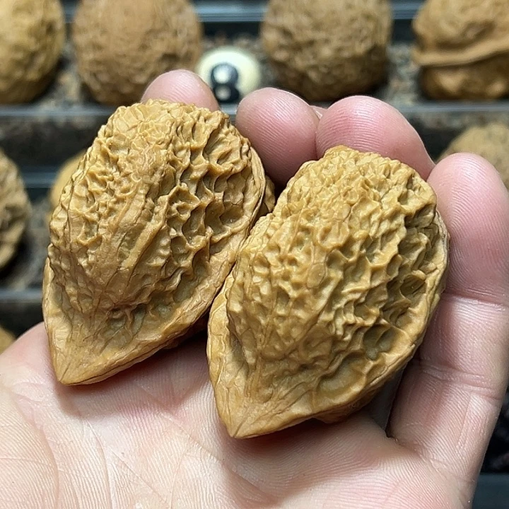 文玩核桃吊坠铁核桃