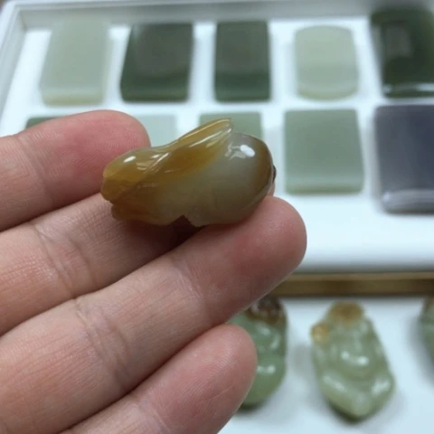 颈饰未镶嵌和田玉