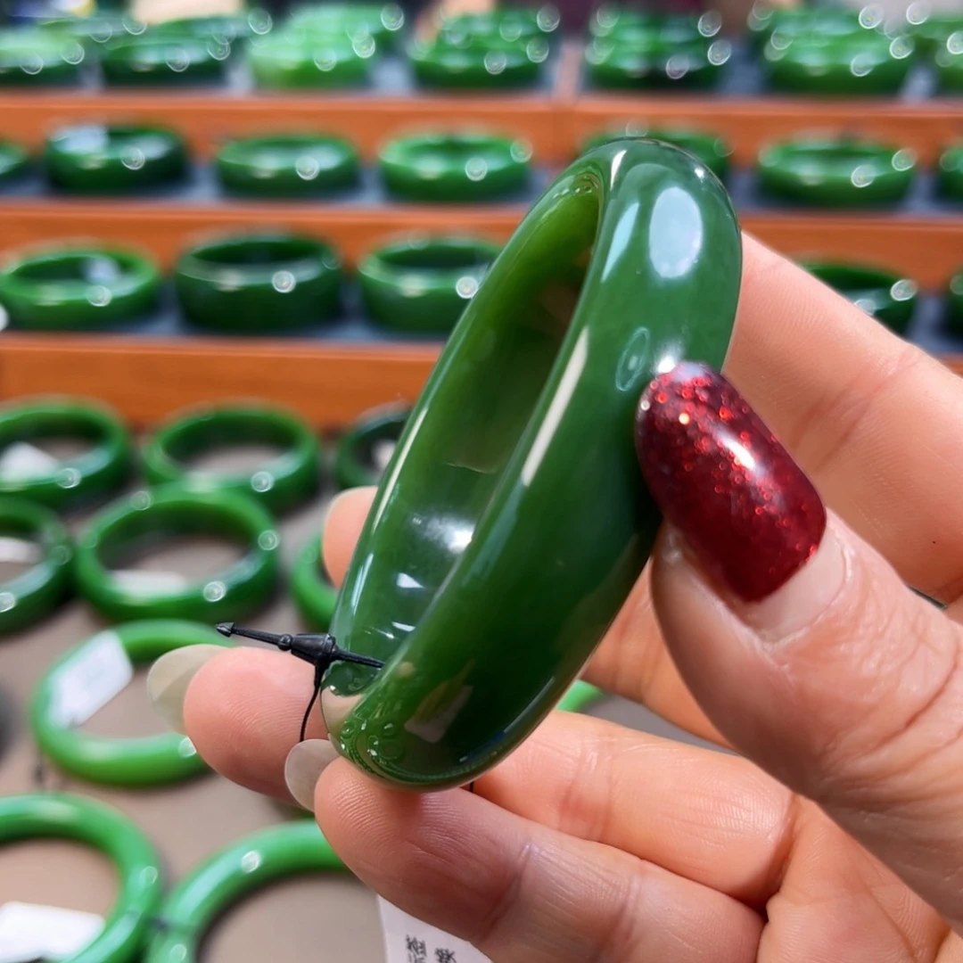 未镶嵌手镯和田玉（碧玉）小*点