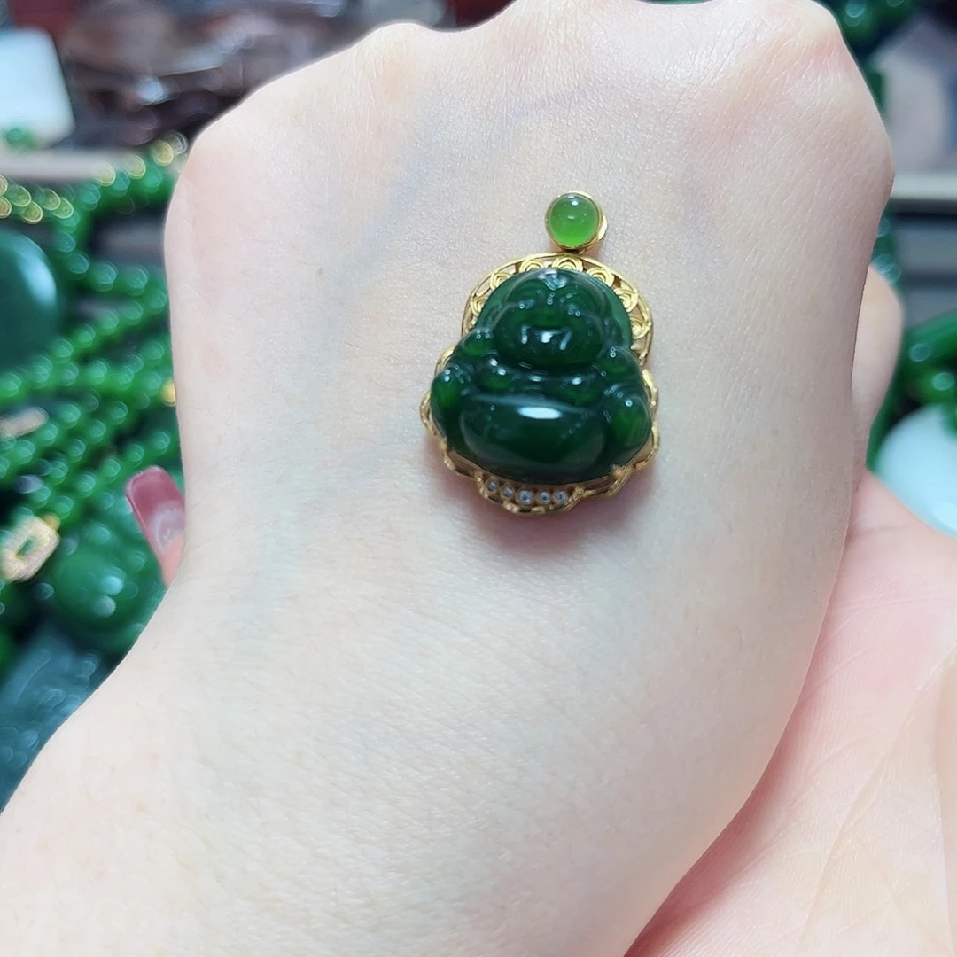 和田玉吊坠18K金镶嵌