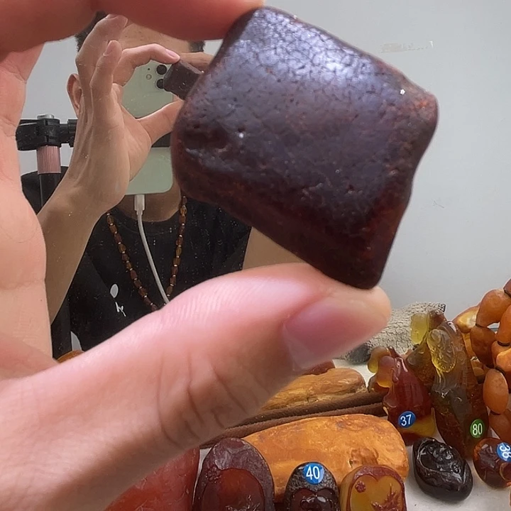 琥珀未镶嵌珠宝奇石