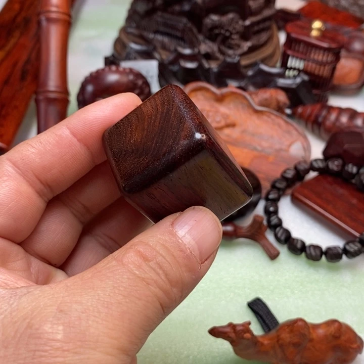 少***丞檀香紫檀（小叶紫檀）