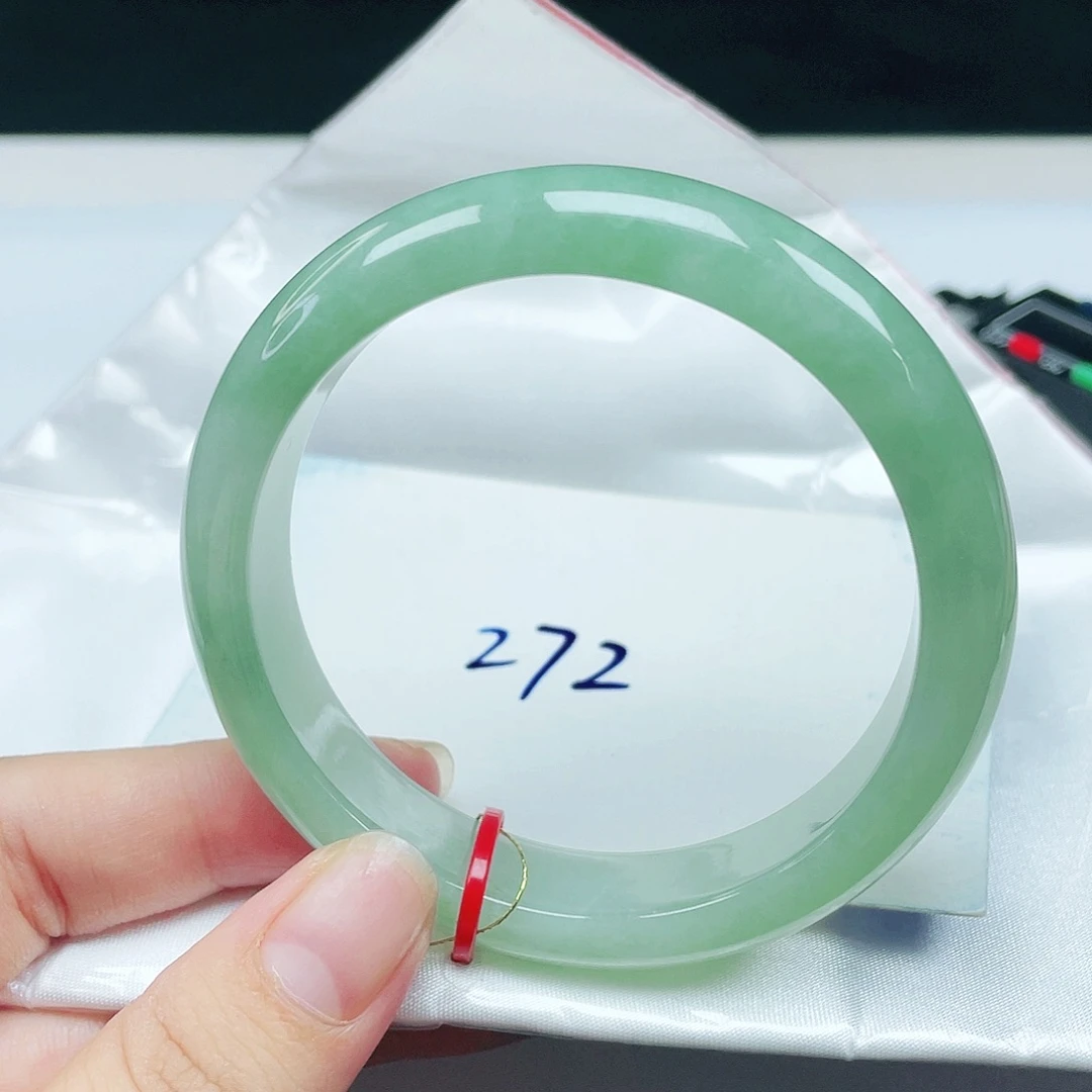 翡翠未镶嵌手镯正圈56