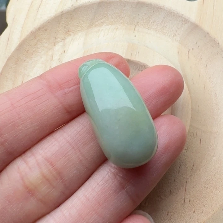 翡翠未镶嵌颈饰吊坠