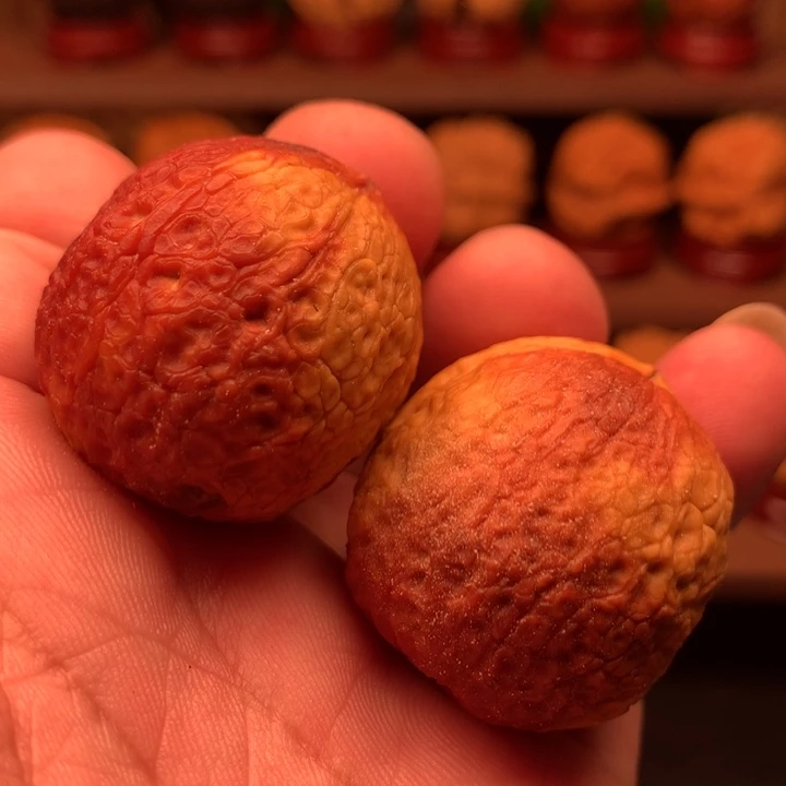 文玩核桃吊坠七彩元宝